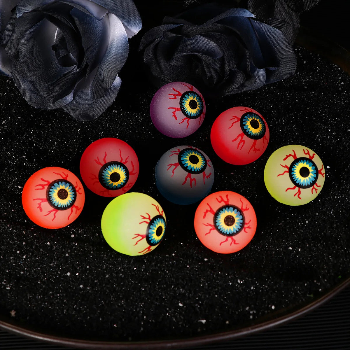 10Pcs 32Mm Glow in the Dark Halloween Bouncy Balls Horror Luminous Bounce Scary Eye Balls Halloween Party Supplies ( Random )