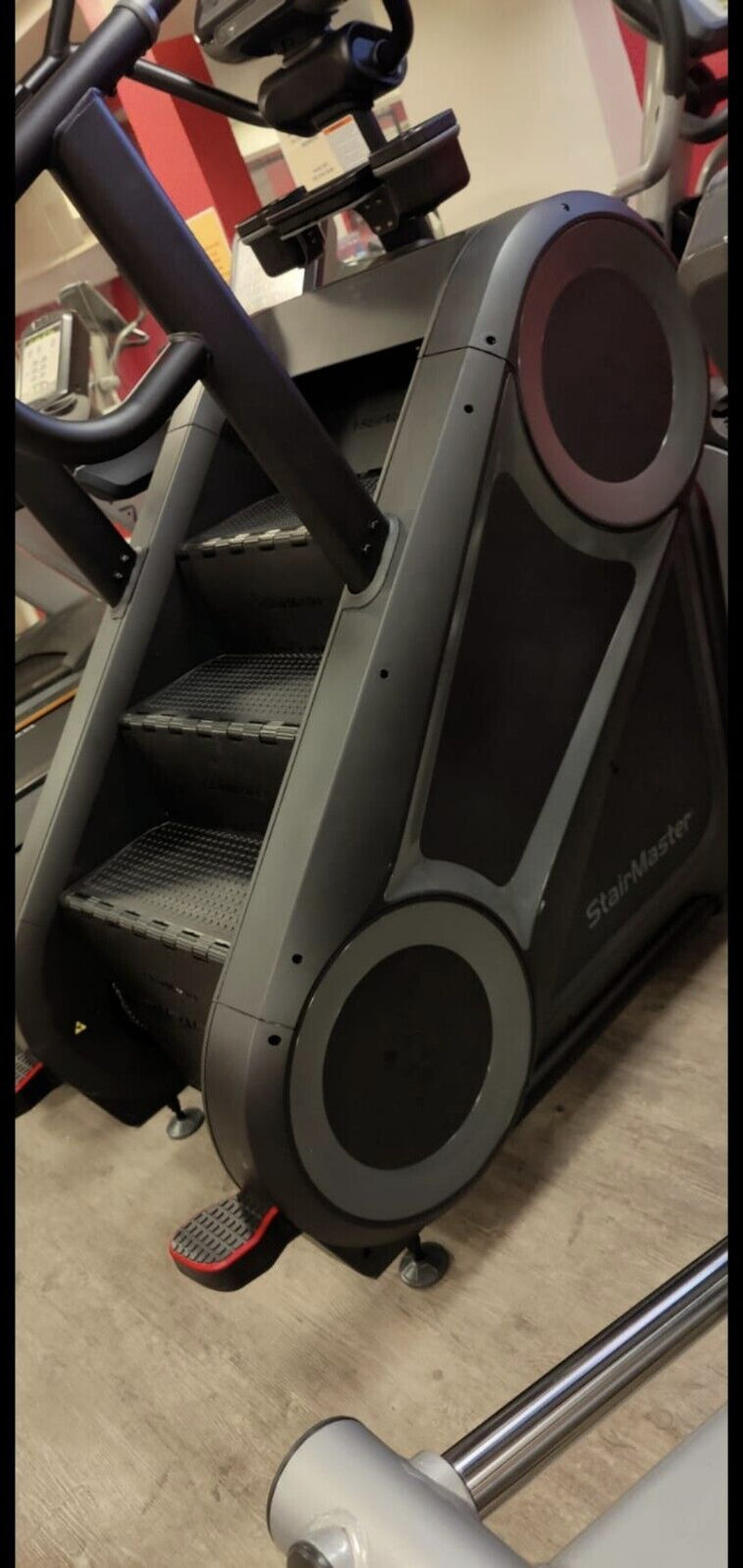 Stairmaster Stairmill, Stepper 8GX Gauntlet LED SCREEN - Video inside to the BBC